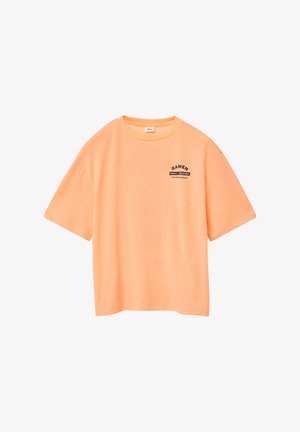 Helles orange Kurzarm-T-Shirt mit schwarzem Text "RAMEN Fresh & Delicious Tokyo Ramen Street" auf der linken Brust.