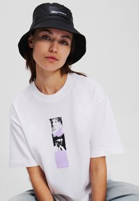 Karl Lagerfeld Jeans KARL LAGERFELD JEANS - Kepurė - coated black denim