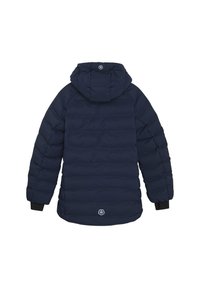Giacca puffer blu navy con cappuccio removibile, texture trapuntata e polsini in tessuto nero. Presenta un logo sopra l'orlo nella parte posteriore.