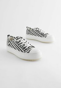 Next FOREVER COMFORT CHUNKY BASEBALL REGULAR FIT - Tossud - white black stripe