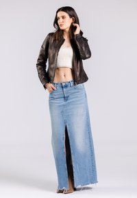 Freaky Nation Skinnjacka - rust