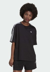 adidas Originals - OVERSIZED ADICOLOR RELAXED - T-shirt con stampa - black Immagine in miniatura 1