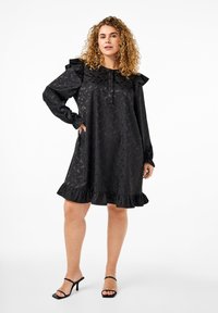 Zizzi MIT LANGEN ÄRMELN UND RÜSCHEN - Blusenkleid - black