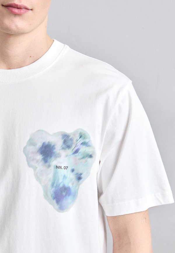 ADAM TEE  - Print T-shirt3