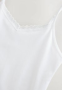 REGULAR FIT - MENOPAUSE FRIENDLY COOLING SLIP - Aluspaita - white