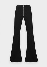 Pantalones negros acampanados con una cintura alta y cierre de cremallera central, hechos de una tela suave. Presentan un ajuste entallado y aberturas de pierna ancha.