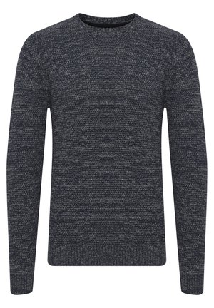 Tmavo modrý pletený sveter s okrúhlym výstrihom, dlhými rukávmi a textúrovaným vzorom. Rebrované manžety a lem dodávajú dizajnu pevnosť.