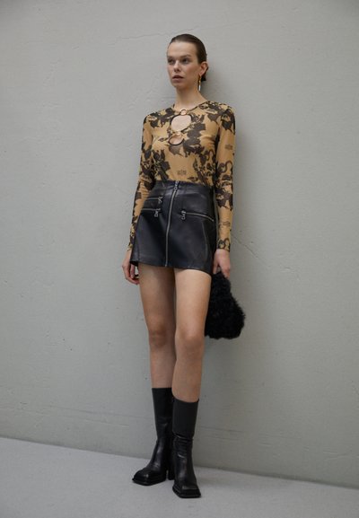 ROKH METAL HOOPS - Blúzka - black/brown