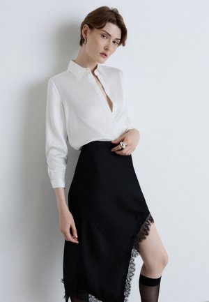 Calliope, CAMICIA TINTA UNITA - Button-down blouse - bianco lana