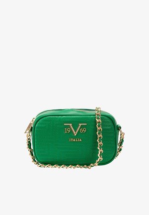 Grüne rechteckige Handtasche mit goldenem Kettengurt und goldenem "19V69 Italia"-Logo auf der Vorderseite, mit strukturierten geometrischen Nähten.