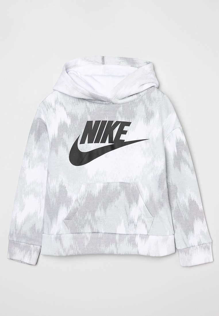 Felpa grigia e bianca con cappuccio a zigzag, dotata di tasca frontale e di un logo Nike nero ben visibile sul petto.