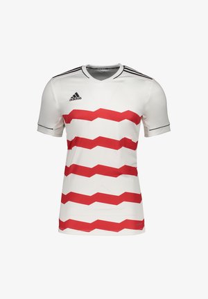 Maglia da calcio Adidas bianca con audaci strisce zigzag rosse. Presenta un design a v collo, maniche corte e dettagli neri sulle maniche.
