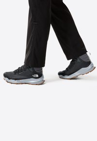 The North Face - VECTIV FASTPACK MID FUTURELIGHT - Hikingsko - asphalt grey tnf black Miniaturebillede 1