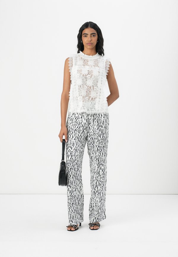 ONLGILLIAN O NECK - Blouse - cloud dancer4