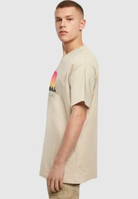 Merchcode MIAMI HEAVY BY102 - Apdrukāts T-krekls - wet sand
