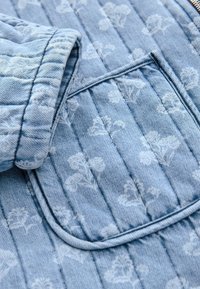 QUILTED FLORAL  - Džinsinis švarkelis - blue