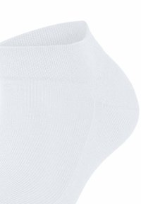 Witte enkel sok met ribbelstructuur, gladde oppervlakte en een afgeronde opening. Gemaakt van een zachte, rekbare stof voor comfort.