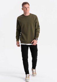 Ombre Felpa - dark olive