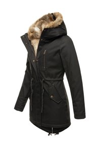 Parka noire avec une capuche doublée en fausse fourrure, taille ajustable à cordon, poches zippées et à patch, et une texture extérieure lisse.