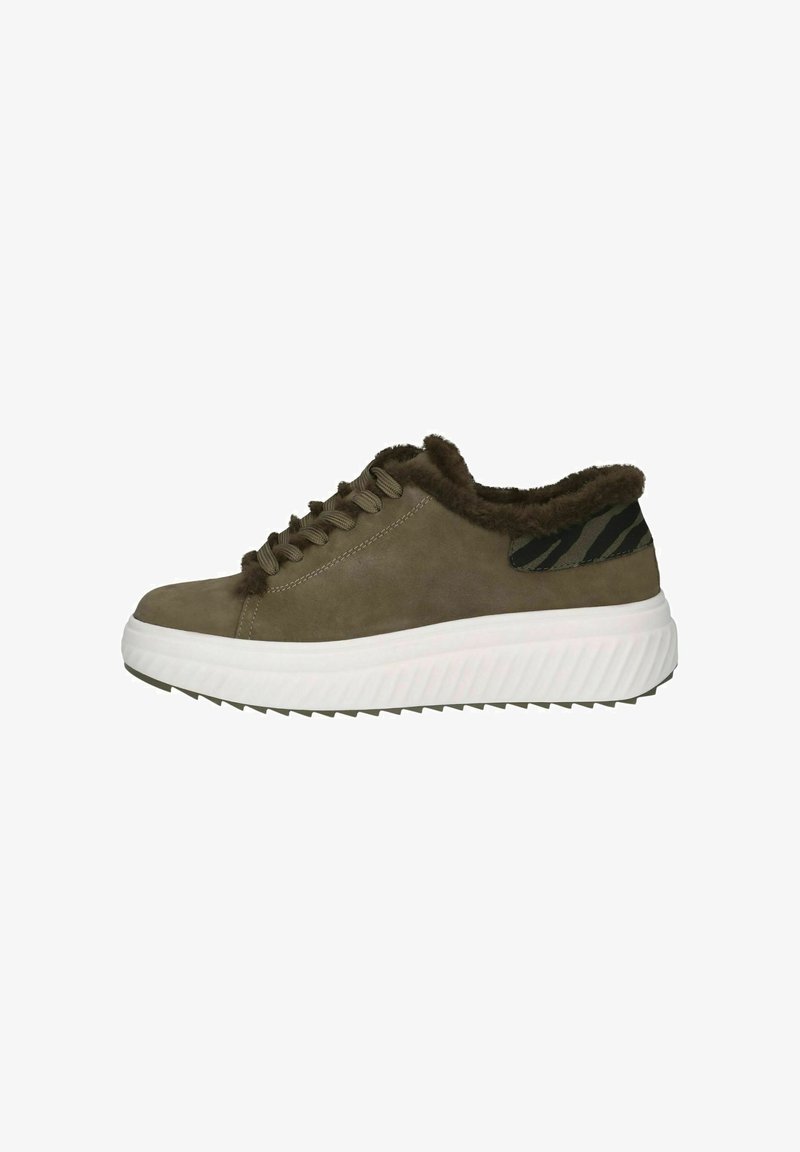 Grüne Wildleder-Sneaker mit einem mit Fell gefütterten Kragen, weißer gerippter Außensohle und schwarz-grünen Streifen auf der Ferse.