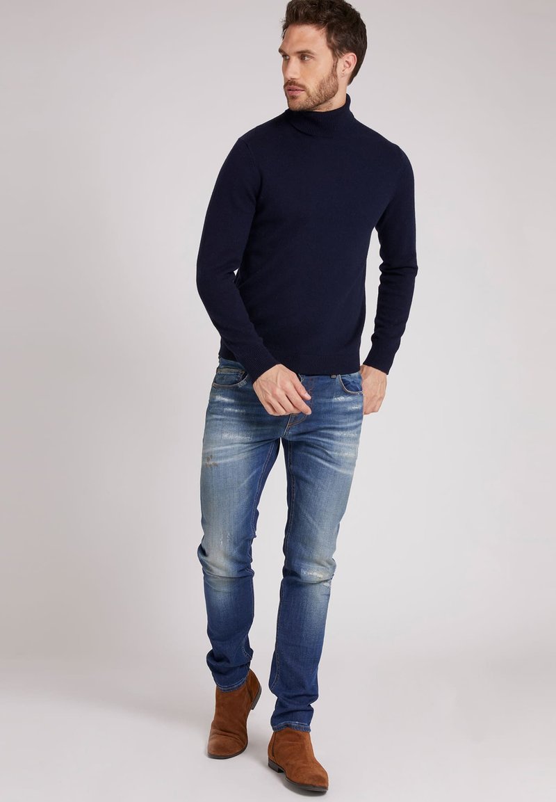 Blugi slim fit