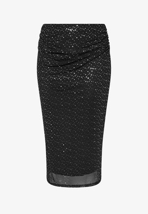 Sort blyantskirt med samlet tekstur ved taljen. Dækket af skinnende sølvfarvede pailetter, der slutter lige under knæet med en transparent kant.
