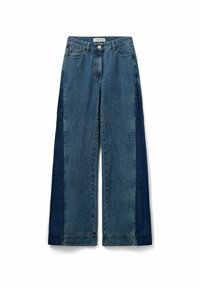Jeans in denim a gamba larga con un design bicolore nei toni del blu chiaro e scuro, con cinque tasche e chiusura a bottone in vita.