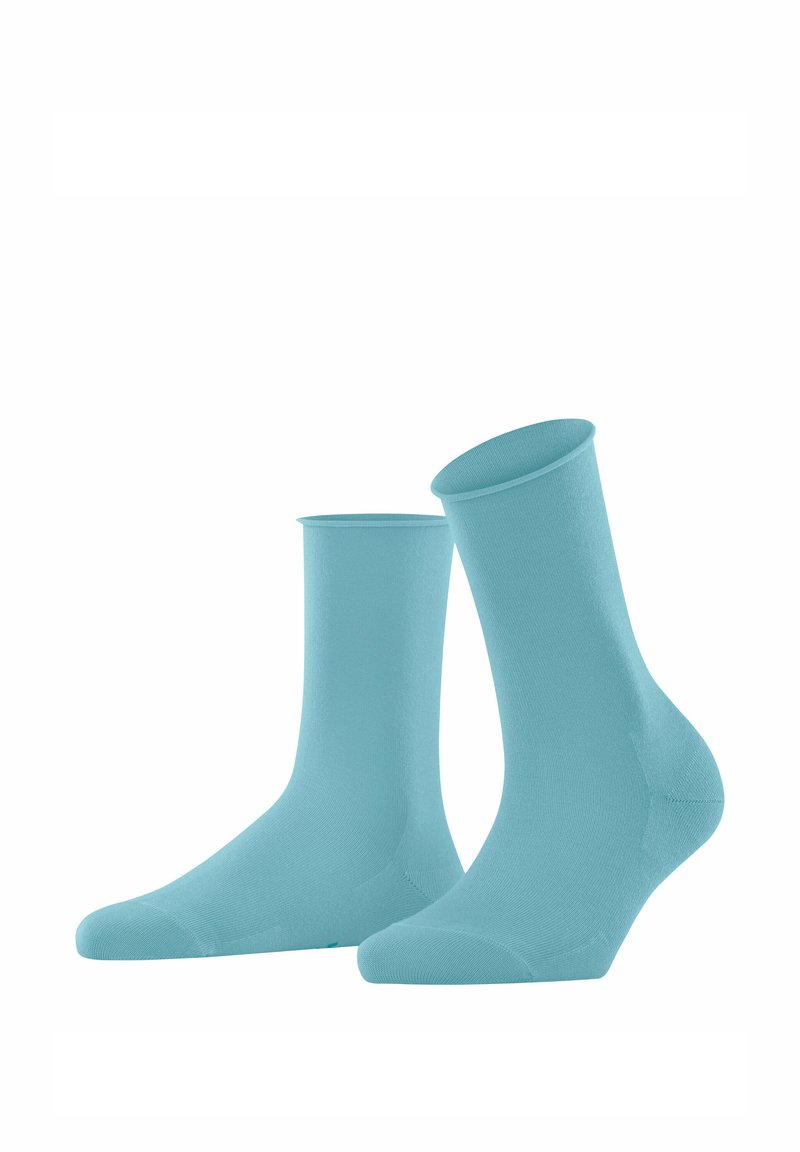 Helle blaue Baumwollsocken mit glatter Textur, in mittlerer Wadenhöhe, nahtloser Zehenkonstruktion sowie verstärkten Fersen- und Zehenbereichen.
