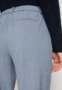 b.young BYDanta - Chino kalhoty - true navy melange