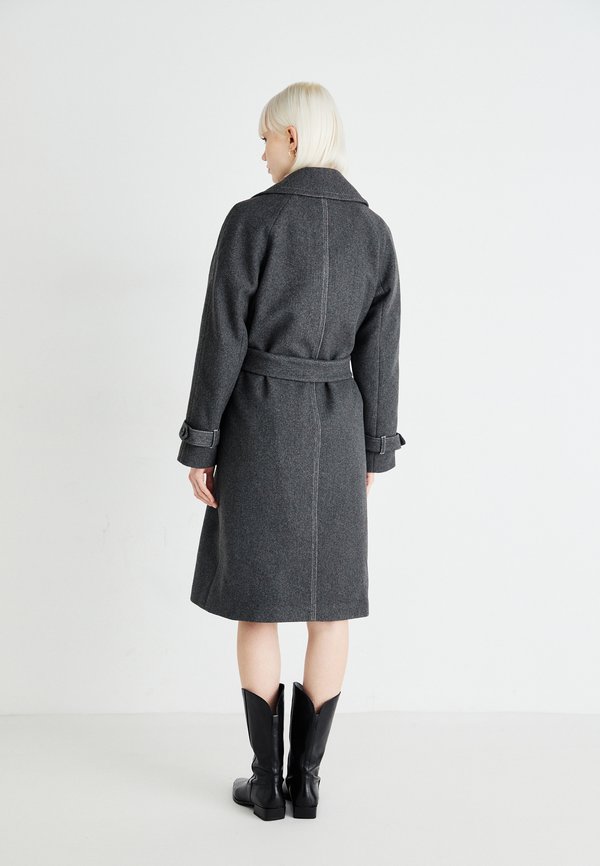 VMPOPMILEY - Trenchcoat3