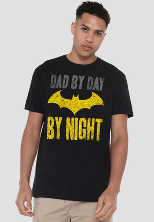 DC COMICS - BATMAN, BATMAN DAD BY DAY - Print T-shirt - black