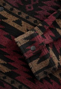 Next NAVAJO STYLE REGULAR FIT - Leichte Jacke - red black