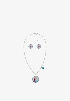 Collier et boucles d'oreilles assorties avec pendentifs circulaires représentant les personnages animés Elsa et Anna de La Reine des Neiges, avec un accent en pierre précieuse bleue.