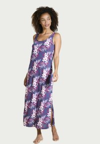 Robe maxi sans manches de couleur bleu foncé, ornée d'un motif floral de fleurs roses et blanches, avec des fentes latérales pour un confort de mouvement.