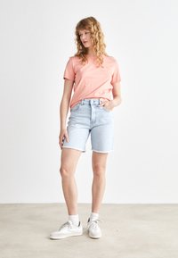 GANT TONAL SHIELD - Basic póló - peachy pink