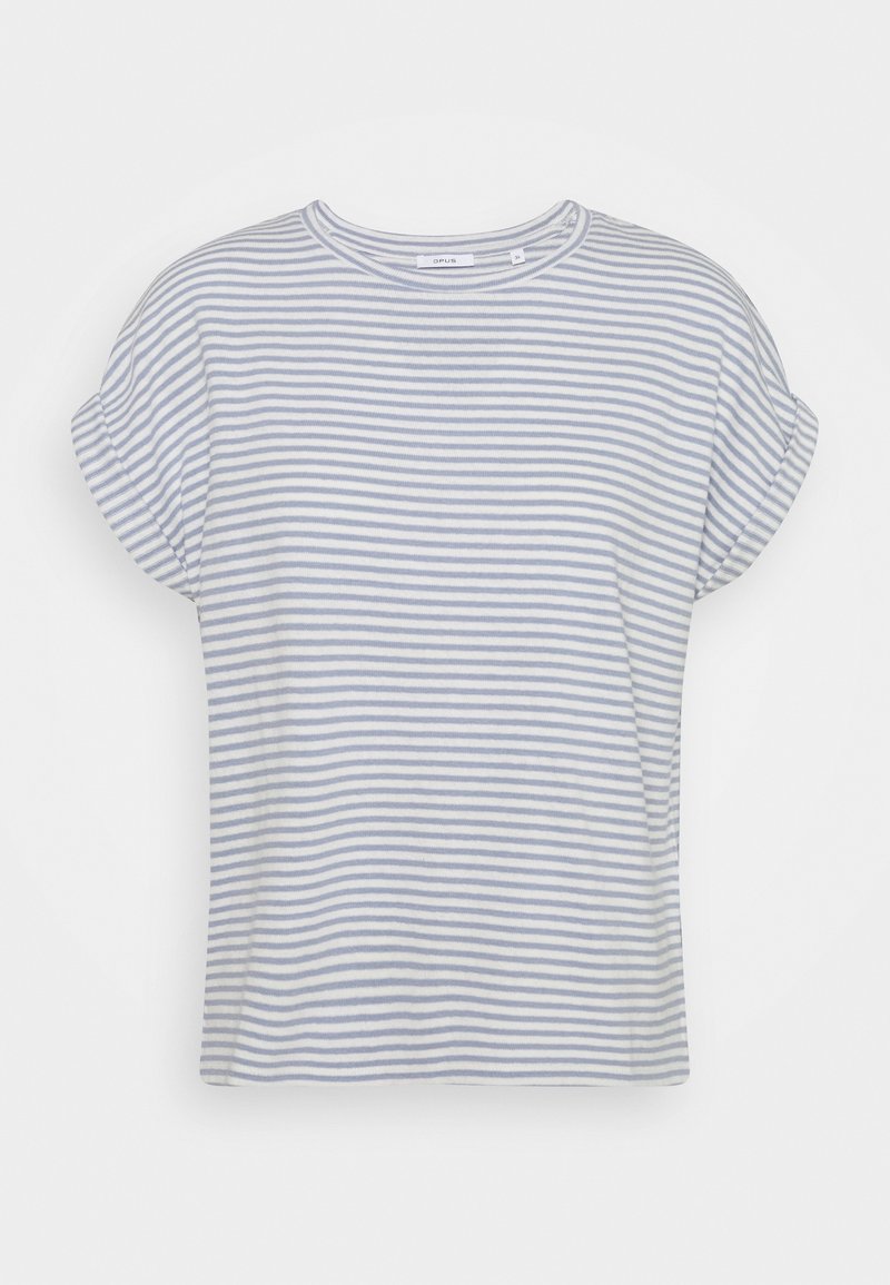 T-shirt blanc à manches courtes avec fines rayures horizontales bleu clair et col rond sur un fond uni.