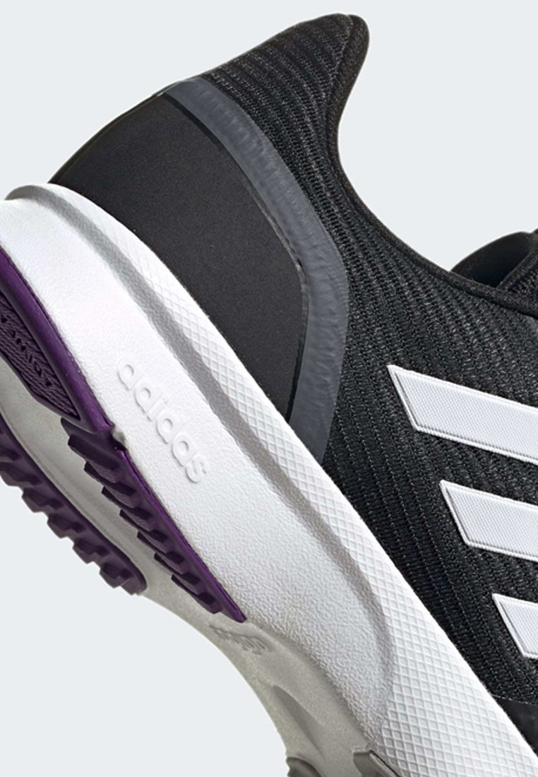 adidas Performance NOVA FLOW SHOES - Laufschuh Stabilität - black/schwarz -  Zalando.de