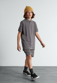 Lyle & Scott CLASSIC  - Šortai - dark grey