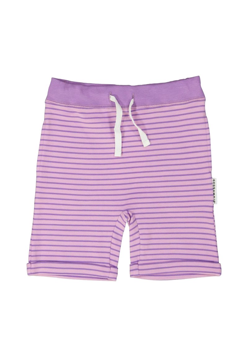 Lila och lavendelrandiga shorts med en mjukare textur, utrustade med en lila midjeresår och ett vitt snöre. Sidetikett synlig.