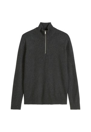 Maglione a collo alto di colore grigio scuro, lavorato a maglia, con zip a un quarto. Orlo e polsini a costine, realizzato in un tessuto misto lana testurizzato.