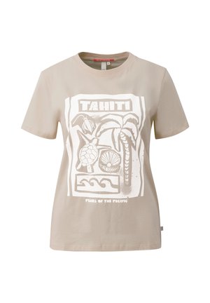 Beiges T-Shirt mit weißem Grafikmotiv, das eine Schildkröte, eine Palme, eine Muschel, Wellen und den Schriftzug „TAHITI“ und „PERLE DES PAZIFIKS“ zeigt.
