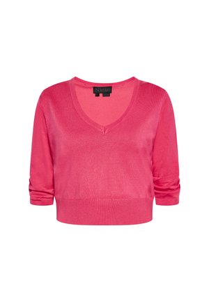 Lyserød cropped sweater med V-hals, trekvartærmer og en blød, let struktur. Har en tætsiddende ribkant.