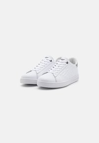 EA7 Emporio Armani UNISEX - Tenisice - white