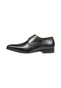 Scarpa da uomo in pelle nera con punta affusolata, design allacciato, texture liscia e tacco basso. Cuciture a contrasto e dettagli sottili visibili.