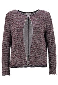 Cardigan en tricot bordeaux et gris avec devant ouvert, manches longues et tissage texturé. Détails à bords francs le long de l'ourlet et de l'encolure.