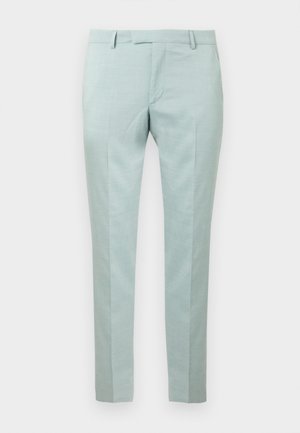 Hellblaue, maßgeschneiderte Herrenanzughose mit Gürtelschlaufen, flacher Vorderseite und schlanker Passform vor weißem Hintergrund.