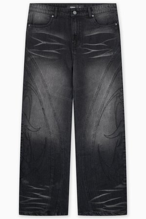 Schwarze Jeans aus Denim mit geradem Bein, die verblasste Bereiche und geschwungene Grafikmuster auf der Vorderseite aufweisen. Zwei vordere Taschen und ein Markenetikett.