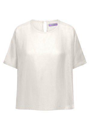 Witte blouse met korte mouwen, ronde hals en knoopsluiting met oogje aan de achterkant, gemaakt van gladde stof.