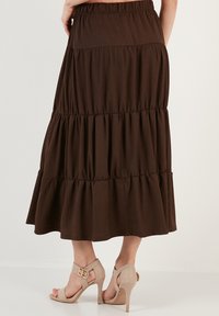 LELA REGULAR FIT - Krilo A-kroja - brown