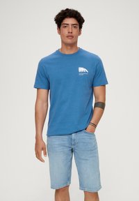 s.Oliver MIT FRONTPRINT - T-shirt z nadrukiem